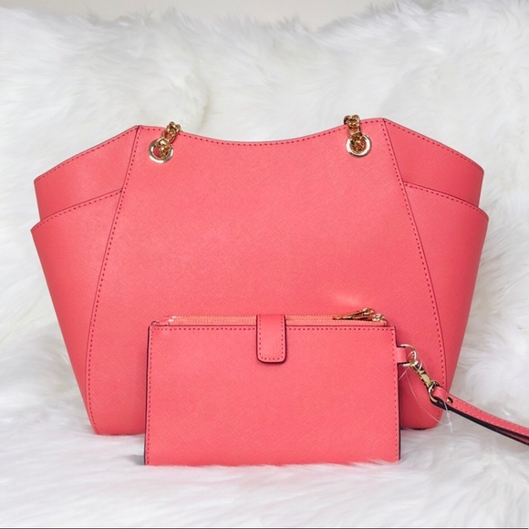 Michael Kors Jet Set Chain Tote Wallet Set - Picture 4 of 8